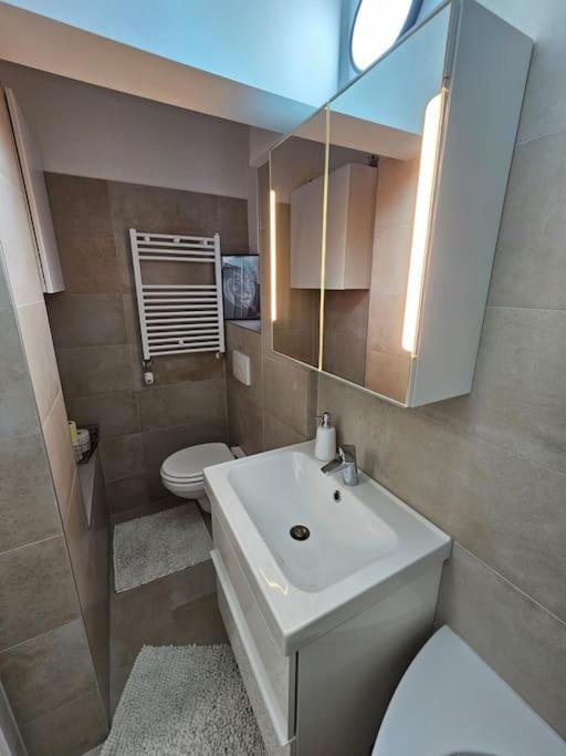 Affordable Suite In Vienna'S Hotpoint מראה חיצוני תמונה