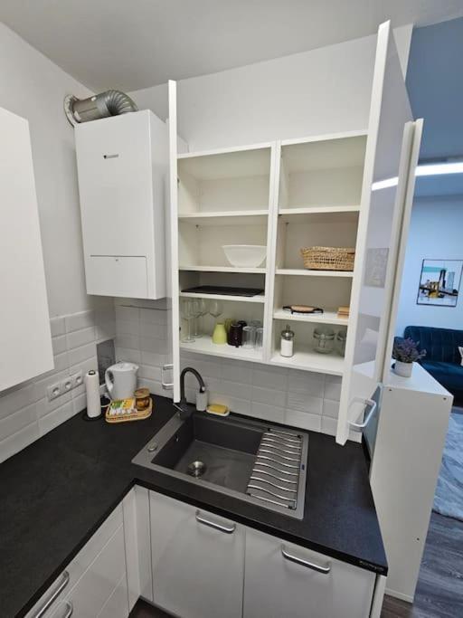 Affordable Suite In Vienna'S Hotpoint מראה חיצוני תמונה